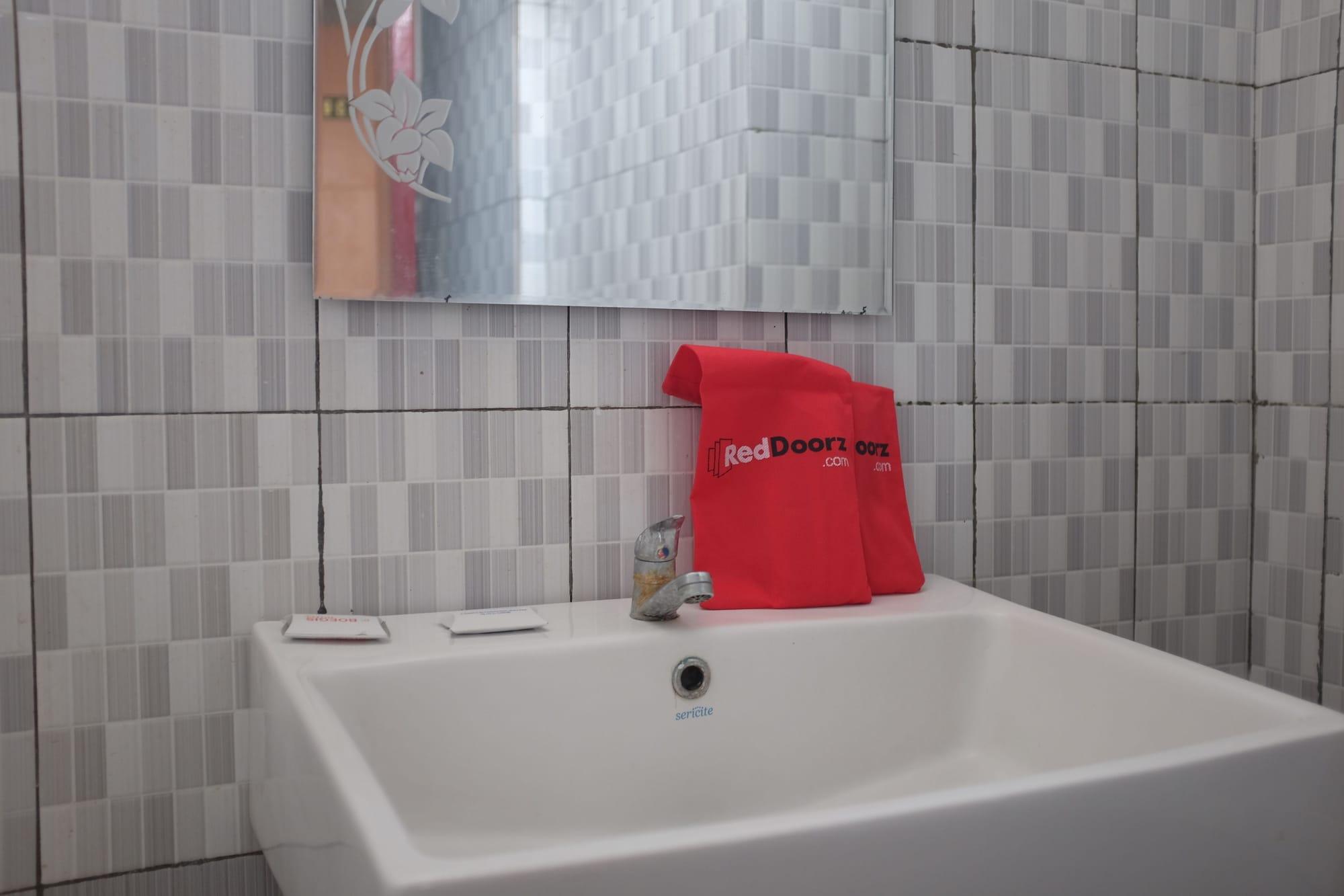 Reddoorz Plus Near Senen Jakarta Exteriér fotografie