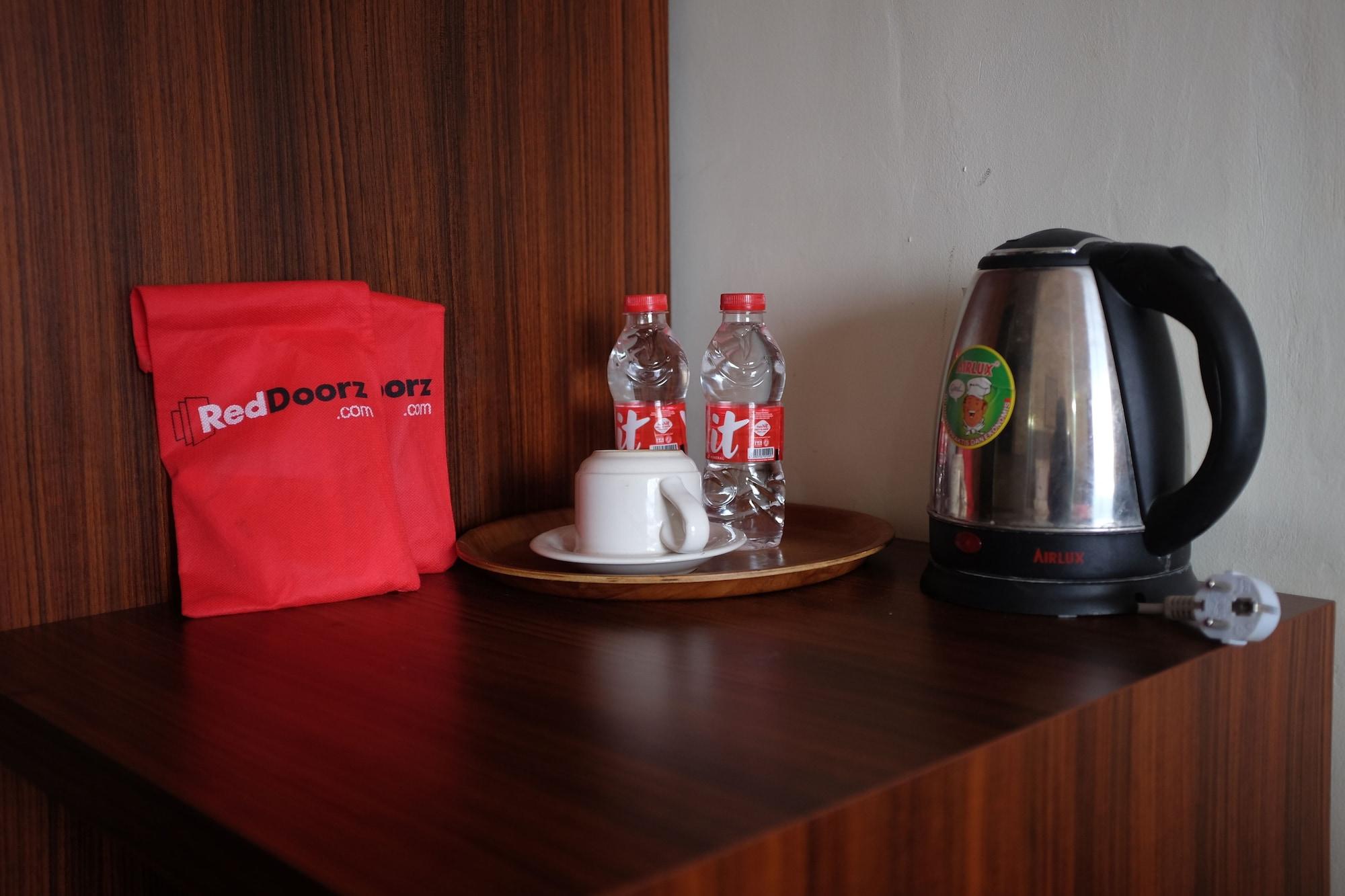 Reddoorz Plus Near Senen Jakarta Exteriér fotografie